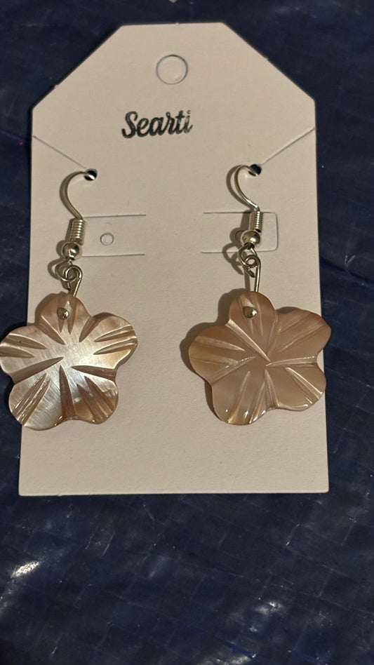 Flower Polished Seashell Earring